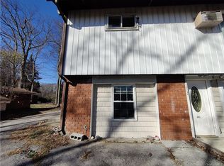 136 Stringham Rd APT 9C, Lagrangeville, NY 12540