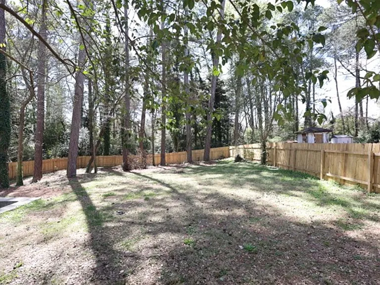 2202 Dering Cir NE #1 — Photo 24