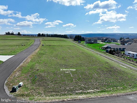 3rd image of 20 Walnut Rdg