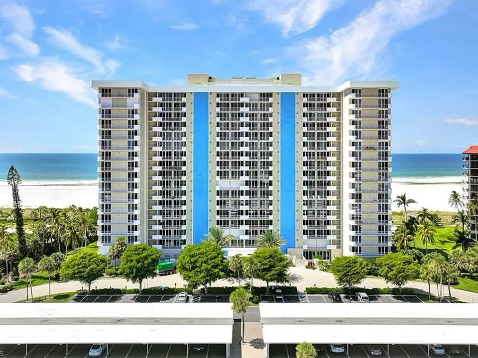 140 Seaview Ct #1404N