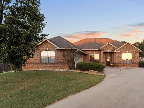 415 Meadowridge Cir, Texarkana, AR 71854