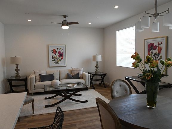 5th image of 417 N Market St #D