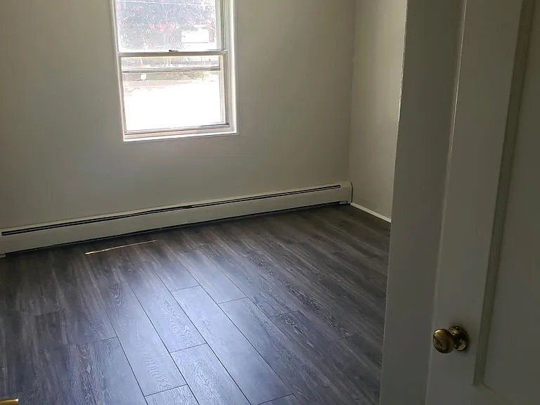 431 Howell Dr — Photo 12