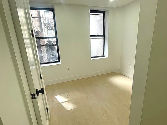 2nd image of 413 E 9th St #6A
