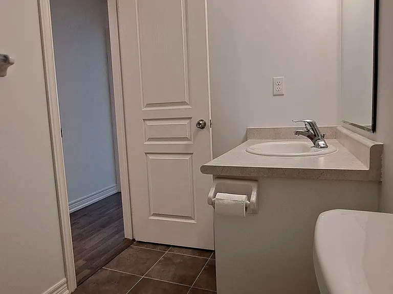 7 Roy Grove Way — Photo 28