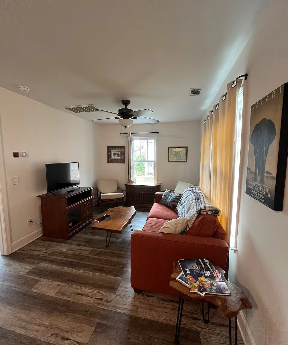 1 bed, 800 sqft, $1,800 — Photo 3