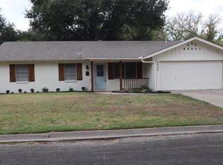 2026 W Belclaire Cir, Corsicana, TX 75110