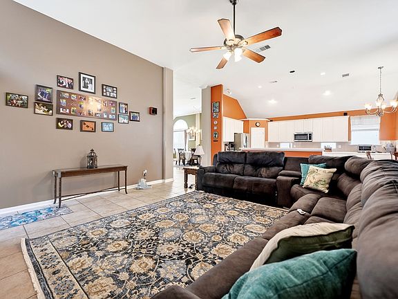 4th image of 9217 Royal Burgess Dr