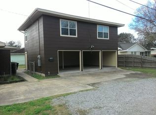 2605 3rd Ave, Groves, TX 77619