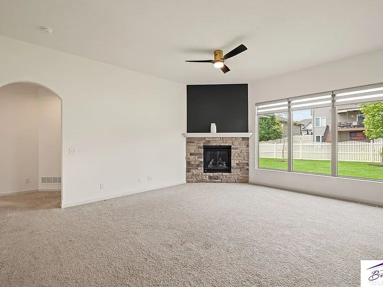 10620 S 189th St — Photo 3