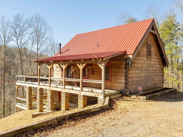 1670 Brick Haven Ln, Hillsville, VA 24343