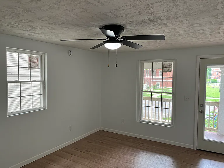 56 W Central Ave — Photo 13