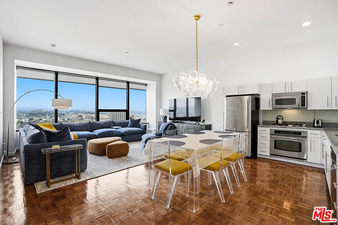 1 bed, 1.0 bath, 860 sqft, $3,800 — Photo 1