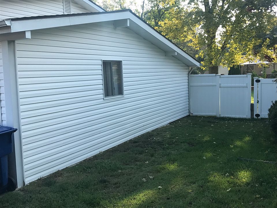 2nd image of 2130 Loveland Dr