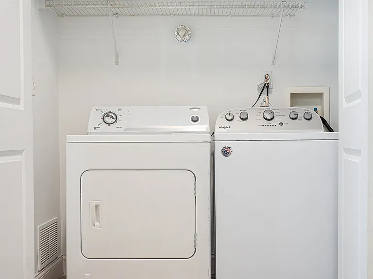 Bristol Station Apartments — Photo 13