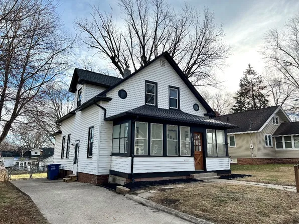 3213 E 12th St, Des Moines, IA 50316