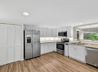 151 Crown Dr, Naples, FL 34110