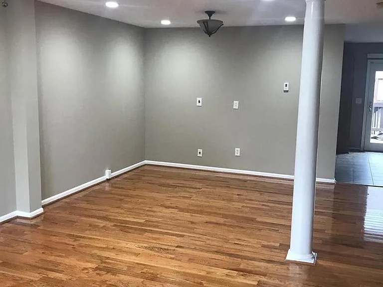 42886 Nashua St — Photo 2