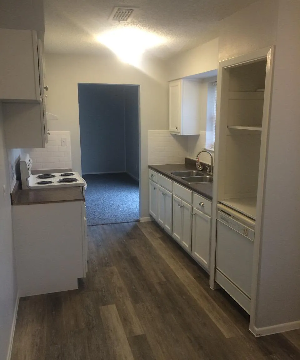 3 bed, 1458 sqft, $1,895 — Photo 2