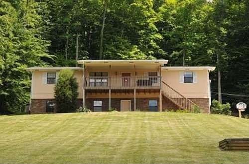 2nd image of 1105 Ridgeview Dr