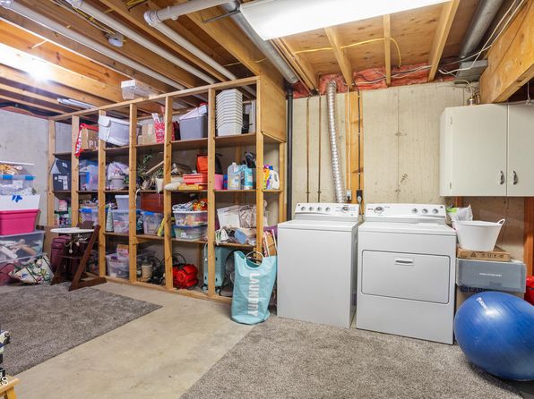 2002 8th Ave W, Williston, ND 58801