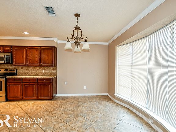 3rd image of 2509 Glenoaks Ct