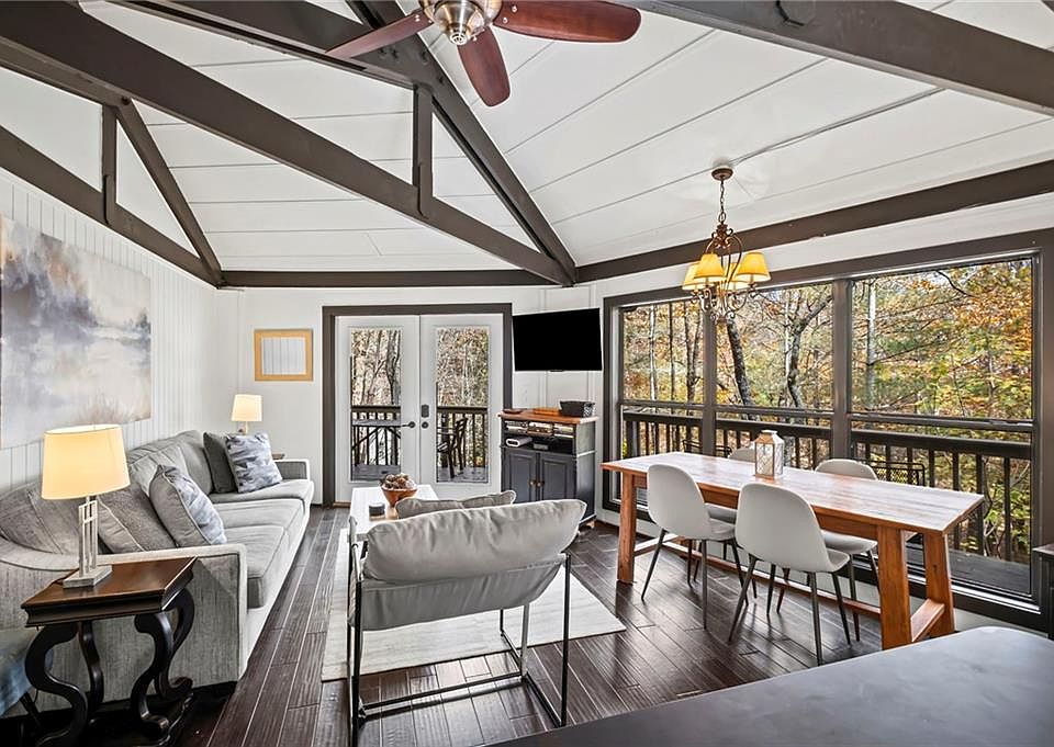 1st image of 35 Treetop Knoll Dr