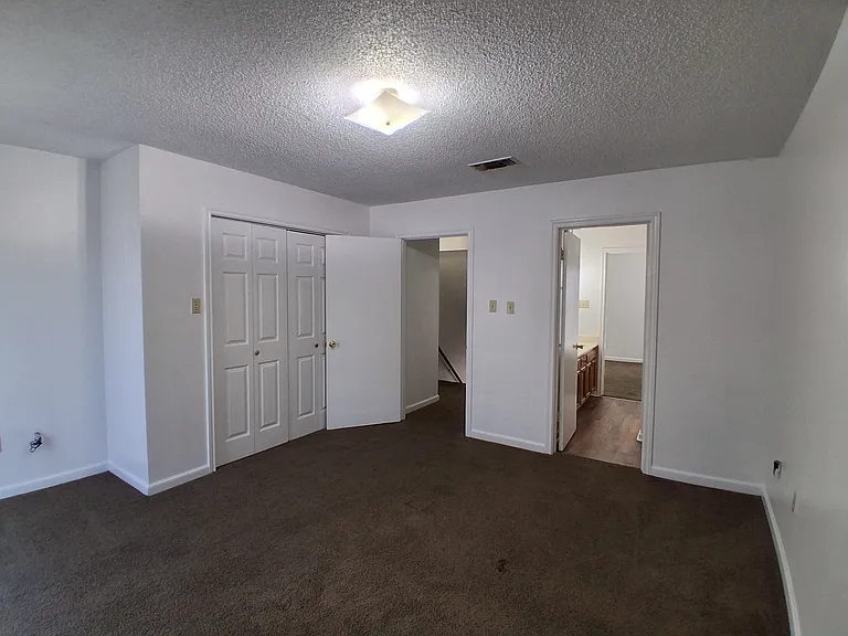 118 Oak Ridge Ave #B — Photo 9