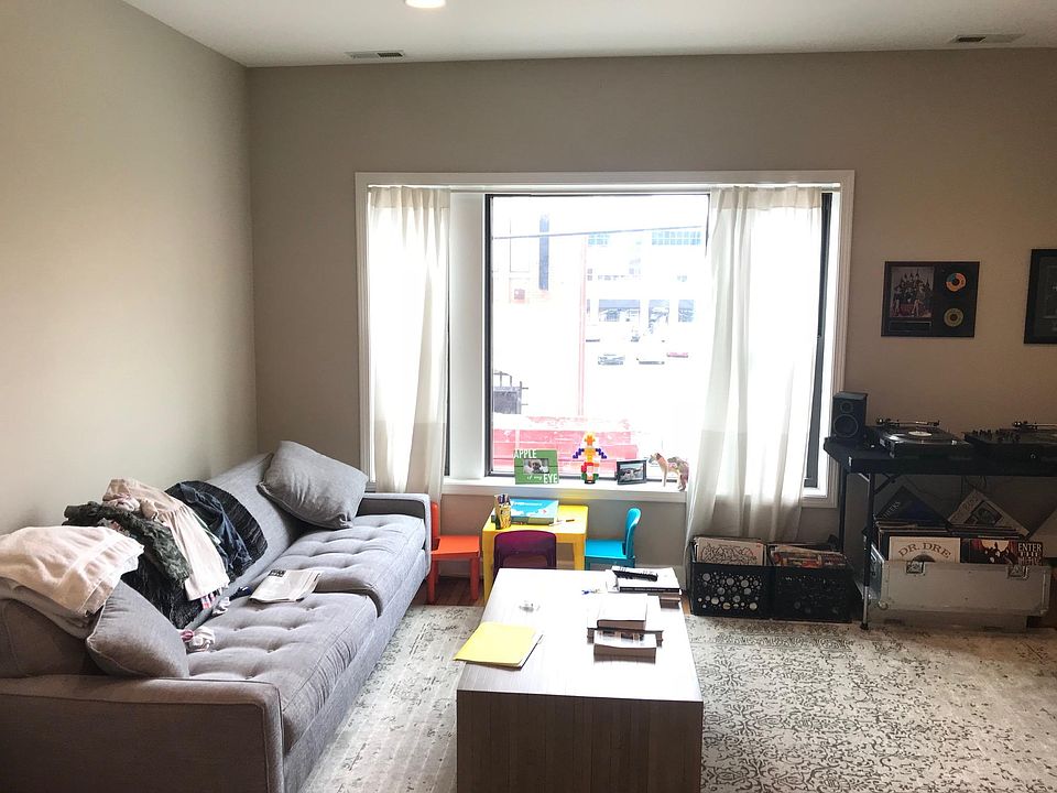 1st image of 1811 N Clybourn Ave