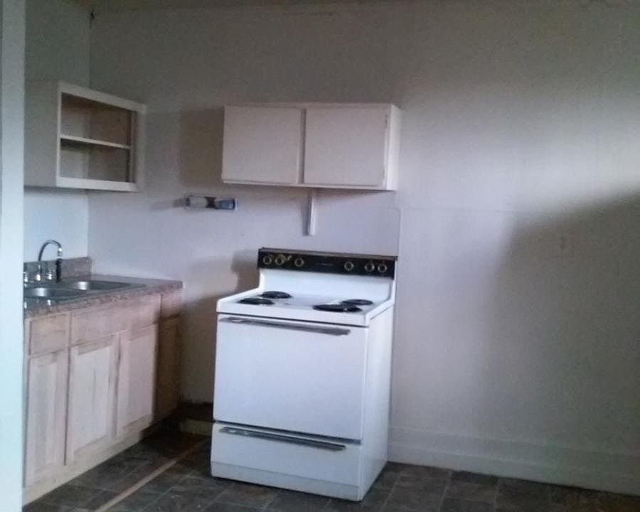 2nd image of 106 Lewis St APT 2