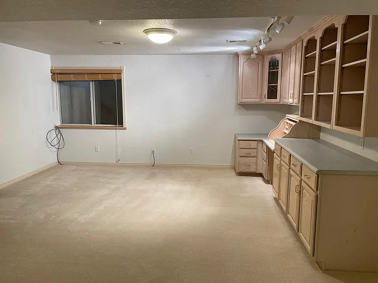 705 Club Pl — Photo 17