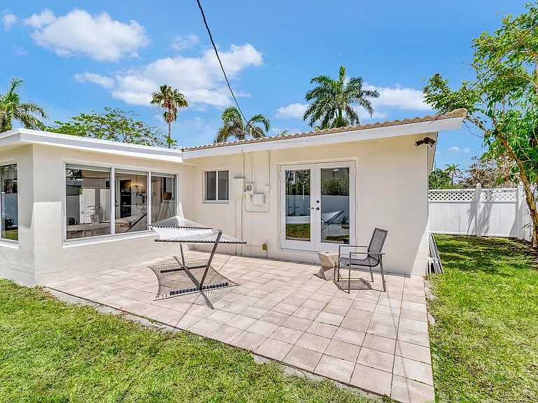620 Las Palmas Park — Photo 26