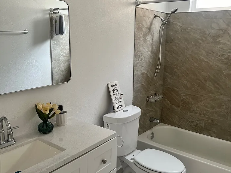 15848 Saticoy St #6 — Photo 6