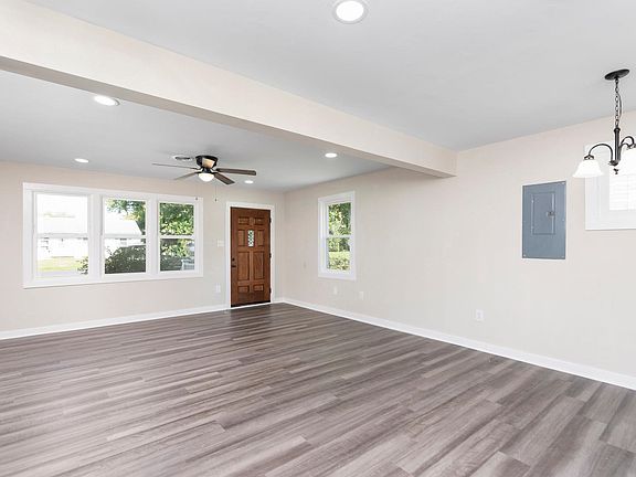 4th image of 124 Loudoun Ave