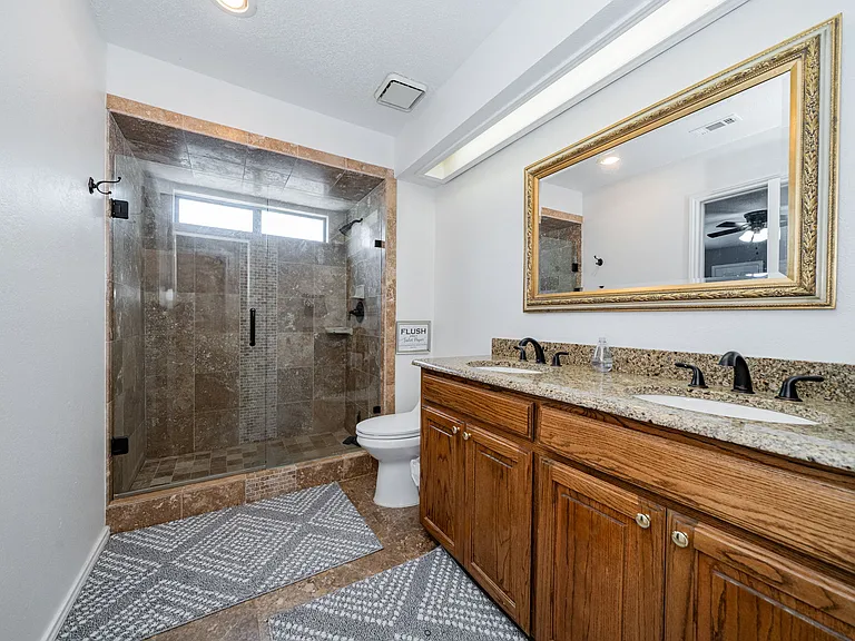 2nd full bathroom (upstairs)