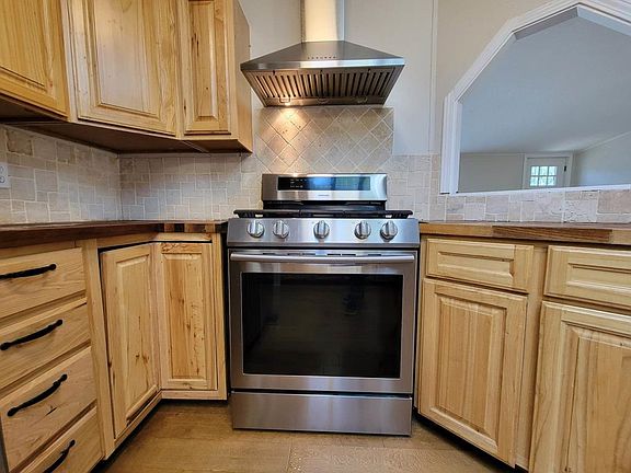 5th image of 3811 Deer Ln