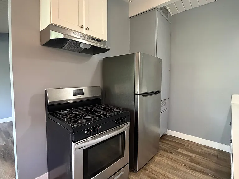7050 6th Ave #6 — Photo 5