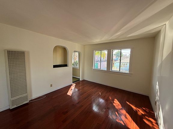 2nd image of 4205 Lockwood Ave #8