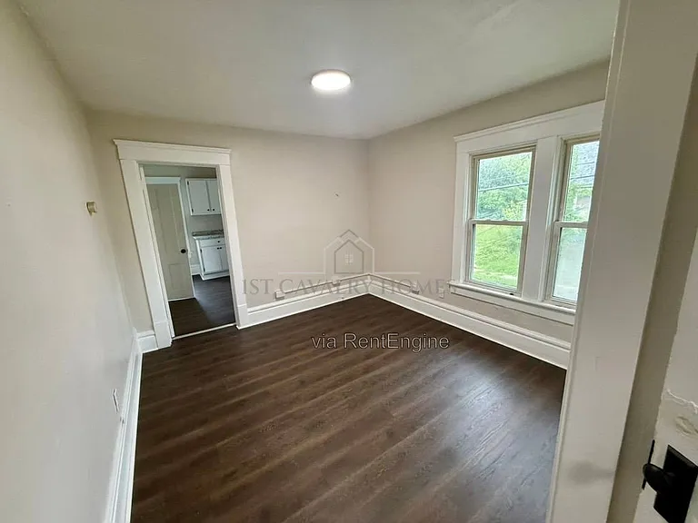 1052 Yale St #3 — Photo 3