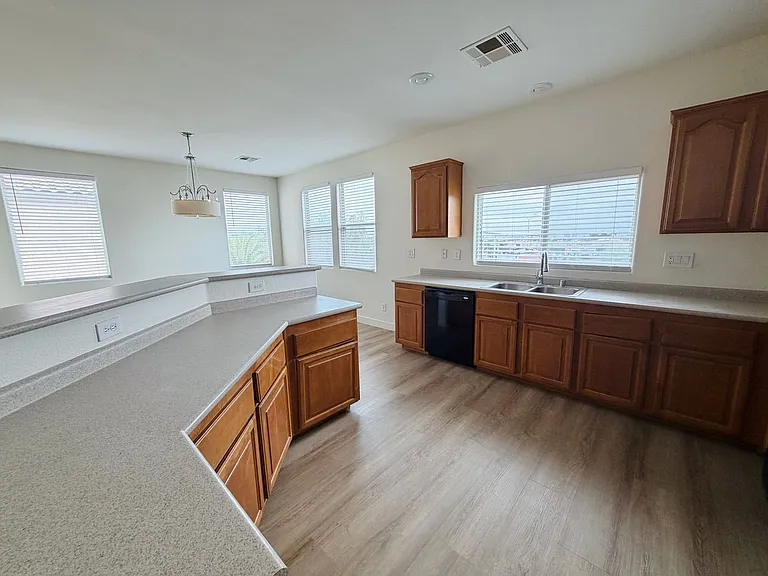 8688 Mesquite Hills St — Photo 10