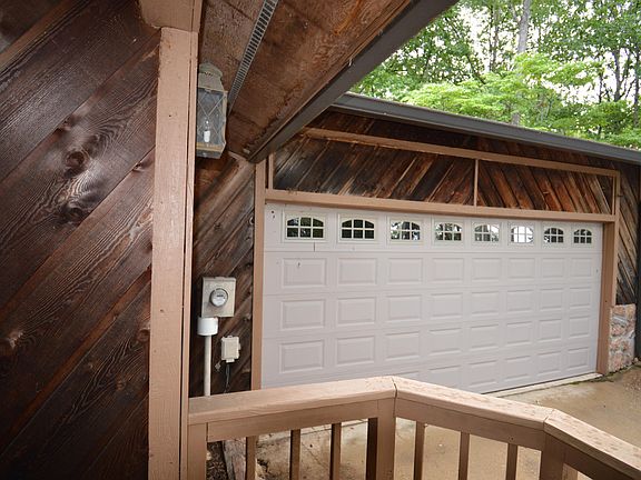 2nd image of 30 Briarwood Point