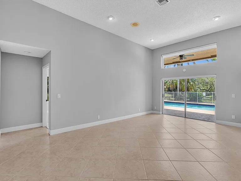 10434 NW 6th Ct — Photo 6