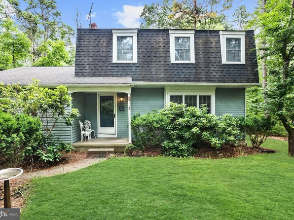 16 Wicklow Dr, Tabernacle, NJ 08088