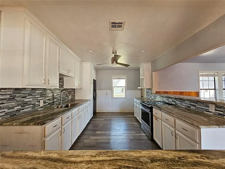 614 W Alice Ave — Photo 4