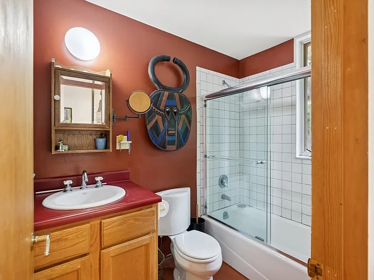 71 Greenleaf Ln — Photo 32