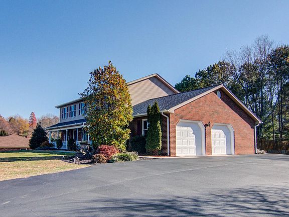 2nd image of 154 Aspen Dr