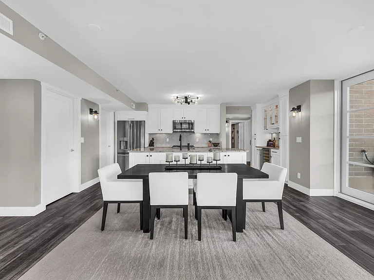 230 E Broadway S #1209 — Photo 4