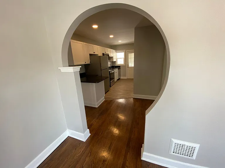 4339 Wakeley — Photo 8