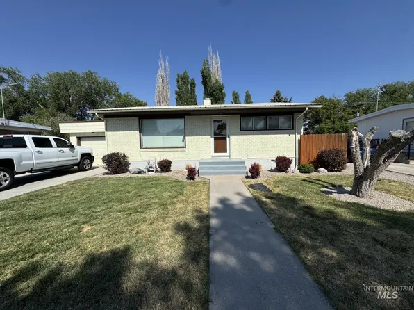 1119 Meadowbrook Ln, Pocatello, ID 83201