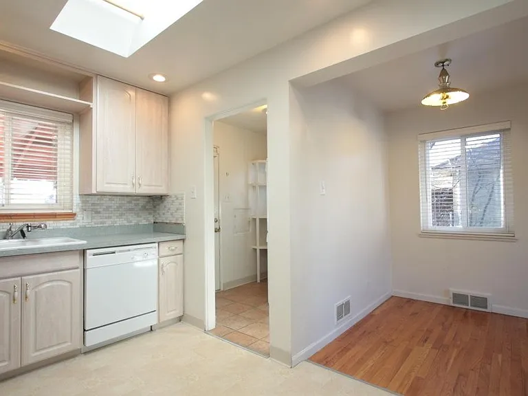 2028 Meade St — Photo 12